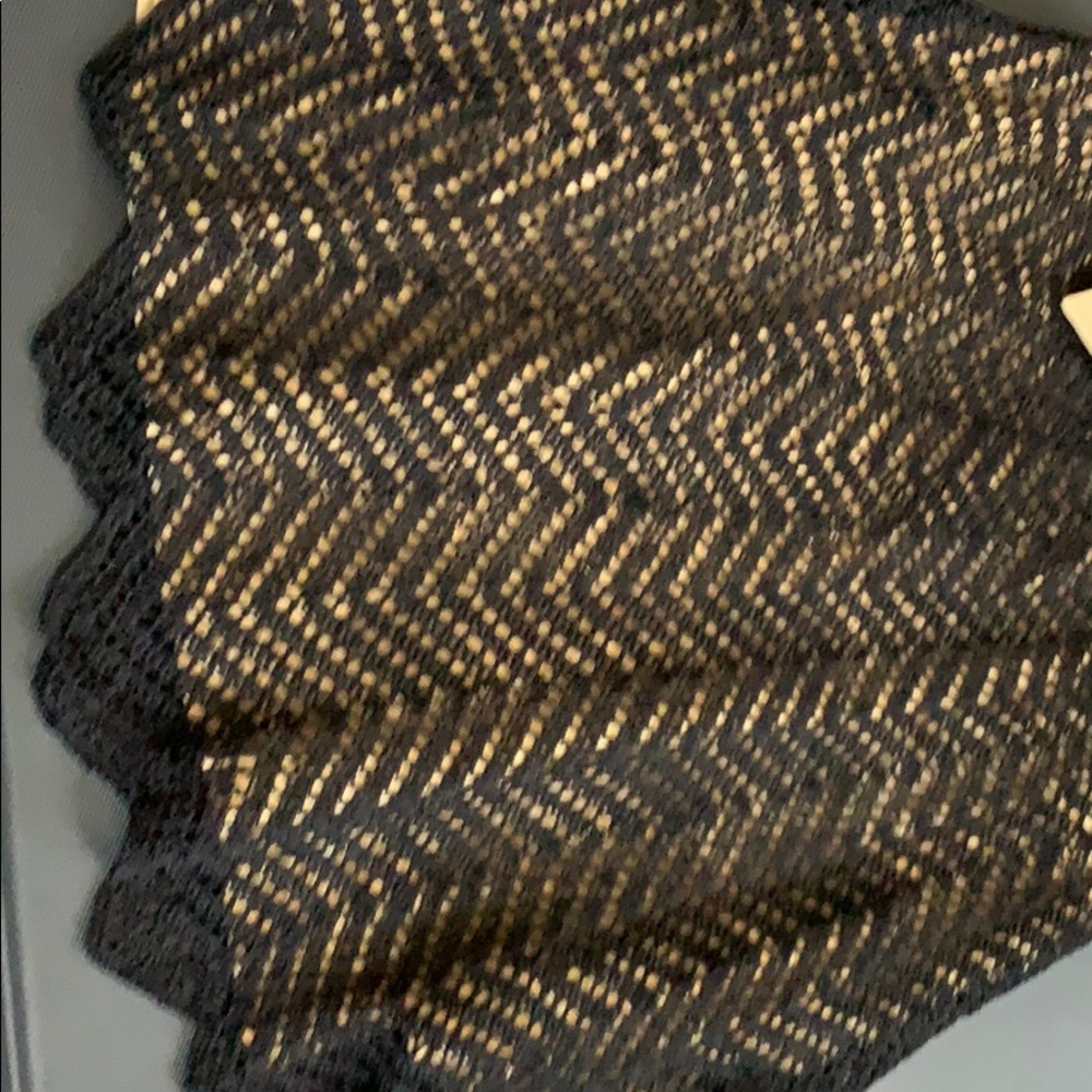 Woman’s cape - Picture 2 of 3